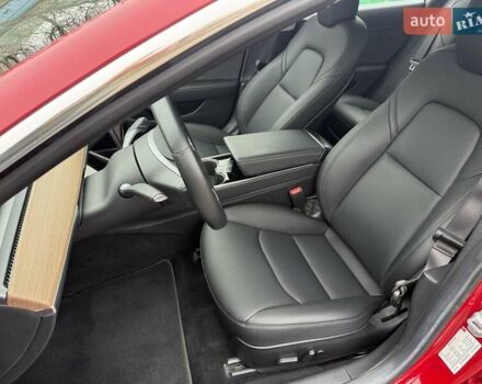 Красный Тесла Модель 3, объемом двигателя 0 л и пробегом 23 тыс. км за 17200 $, фото 6 на Automoto.ua