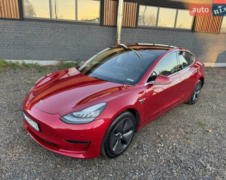 Тесла Модель 3 2018 в Луцке на Automoto.ua Красный Тесла Модель 3, объемом двигателя 0 л и пробегом 137 тыс. км за 17200 $, фото 6 на Automoto.ua