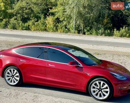 Тесла Модель 3 2018 в Днепре (Днепропетровске) на Automoto.ua Красный Тесла Модель 3, объемом двигателя 0 л и пробегом 130 тыс. км за 17700 $, фото 28 на Automoto.ua