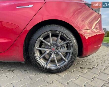 Красный Тесла Модель 3, объемом двигателя 0 л и пробегом 68 тыс. км за 17900 $, фото 11 на Automoto.ua