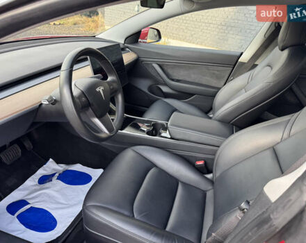 Тесла Модель 3 2018 в Луцке на Automoto.ua Красный Тесла Модель 3, объемом двигателя 0 л и пробегом 137 тыс. км за 17200 $, фото 47 на Automoto.ua