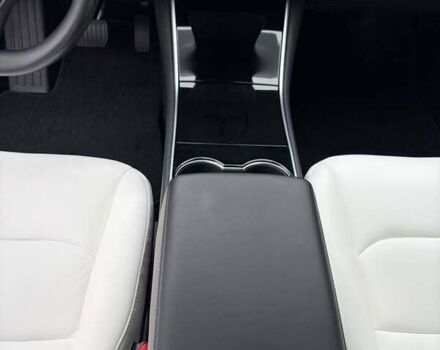 Красный Тесла Модель 3, объемом двигателя 0 л и пробегом 112 тыс. км за 16500 $, фото 66 на Automoto.ua