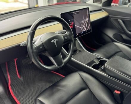 Червоний Тесла Модель 3, об'ємом двигуна 0 л та пробігом 135 тис. км за 19999 $, фото 5 на Automoto.ua