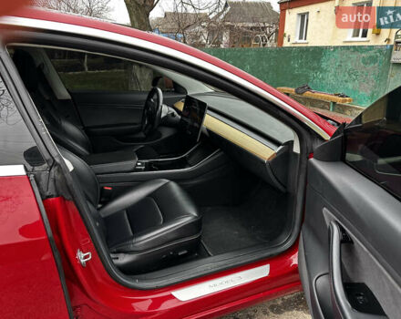 Красный Тесла Модель 3, объемом двигателя 0 л и пробегом 255 тыс. км за 13700 $, фото 10 на Automoto.ua