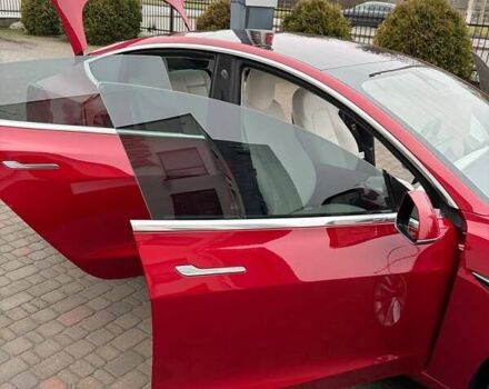 Красный Тесла Модель 3, объемом двигателя 0 л и пробегом 112 тыс. км за 16500 $, фото 88 на Automoto.ua