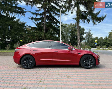 Тесла Модель 3 2018 у Чернівцях на Automoto.ua Червоний Тесла Модель 3, об'ємом двигуна 0 л та пробігом 235 тис. км за 16200 $, фото 13 на Automoto.ua