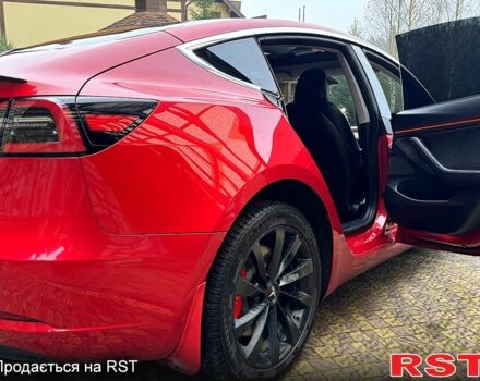 Красный Тесла Модель 3, объемом двигателя 0 л и пробегом 129 тыс. км за 20400 $, фото 3 на Automoto.ua