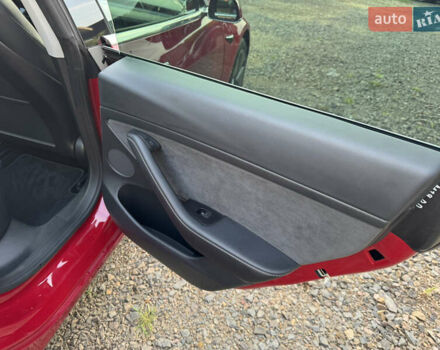 Тесла Модель 3 2018 в Луцке на Automoto.ua Красный Тесла Модель 3, объемом двигателя 0 л и пробегом 137 тыс. км за 17200 $, фото 40 на Automoto.ua