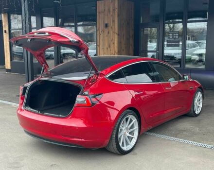 Красный Тесла Модель 3, объемом двигателя 0 л и пробегом 57 тыс. км за 16299 $, фото 6 на Automoto.ua