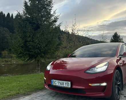 Красный Тесла Модель 3, объемом двигателя 0 л и пробегом 129 тыс. км за 20999 $, фото 41 на Automoto.ua