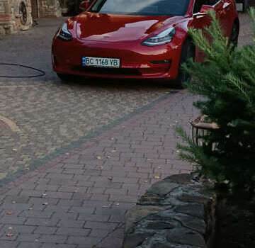 Красный Тесла Модель 3, объемом двигателя 0 л и пробегом 129 тыс. км за 20999 $, фото 64 на Automoto.ua