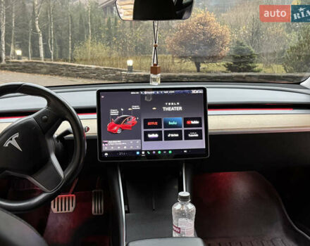 Красный Тесла Модель 3, объемом двигателя 0 л и пробегом 129 тыс. км за 20999 $, фото 21 на Automoto.ua