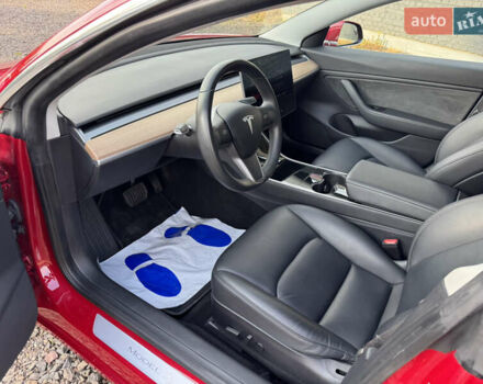 Тесла Модель 3 2018 в Луцке на Automoto.ua Красный Тесла Модель 3, объемом двигателя 0 л и пробегом 137 тыс. км за 17200 $, фото 46 на Automoto.ua