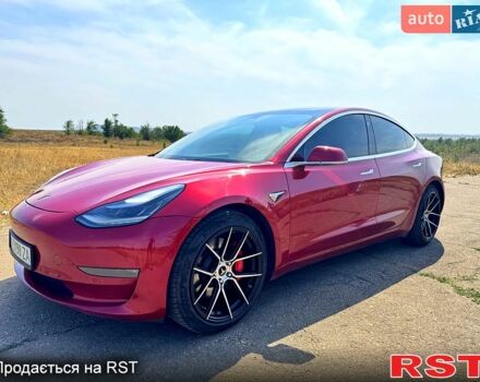 Красный Тесла Модель 3, объемом двигателя 0.52 л и пробегом 130 тыс. км за 16500 $, фото 2 на Automoto.ua