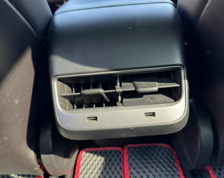 Червоний Тесла Модель 3, об'ємом двигуна 0 л та пробігом 72 тис. км за 18500 $, фото 20 на Automoto.ua