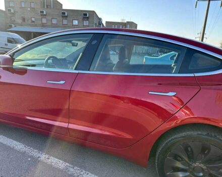 Тесла Модель 3 2019 в Днепре (Днепропетровске) на Automoto.ua Красный Тесла Модель 3, объемом двигателя 0 л и пробегом 112 тыс. км за 17899 $, фото 14 на Automoto.ua