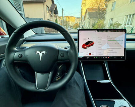 Червоний Тесла Модель 3, об'ємом двигуна 0 л та пробігом 84 тис. км за 18200 $, фото 10 на Automoto.ua