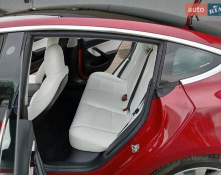 Червоний Тесла Модель 3, об'ємом двигуна 0 л та пробігом 105 тис. км за 17500 $, фото 11 на Automoto.ua