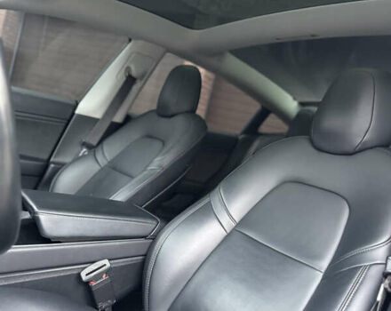 Красный Тесла Модель 3, объемом двигателя 0 л и пробегом 125 тыс. км за 17999 $, фото 8 на Automoto.ua