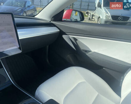 Тесла Модель 3 2019 в Тернополе на Automoto.ua Красный Тесла Модель 3, объемом двигателя 0 л и пробегом 110 тыс. км за 20394 $, фото 14 на Automoto.ua