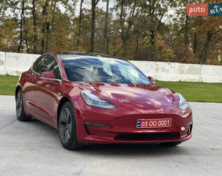 Тесла Модель 3 2019 у Луцьку на Automoto.ua Червоний Тесла Модель 3, об'ємом двигуна 0 л та пробігом 114 тис. км за 16900 $, фото 1 на Automoto.ua