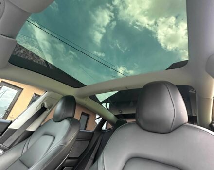 Тесла Модель 3 2019 в Черновцах на Automoto.ua Красный Тесла Модель 3, объемом двигателя 0 л и пробегом 117 тыс. км за 17500 $, фото 16 на Automoto.ua