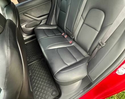 Тесла Модель 3 2019 в Черновцах на Automoto.ua Красный Тесла Модель 3, объемом двигателя 0 л и пробегом 117 тыс. км за 17500 $, фото 15 на Automoto.ua