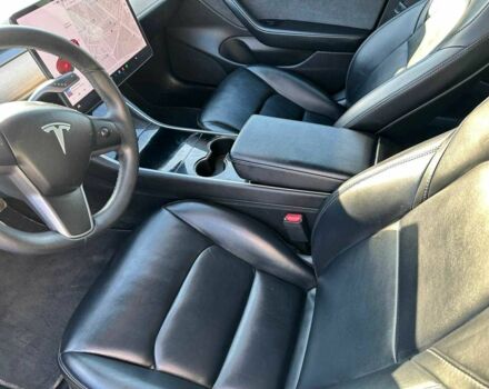Тесла Модель 3 2019 в Днепре (Днепропетровске) на Automoto.ua Красный Тесла Модель 3, объемом двигателя 0 л и пробегом 112 тыс. км за 17899 $, фото 6 на Automoto.ua