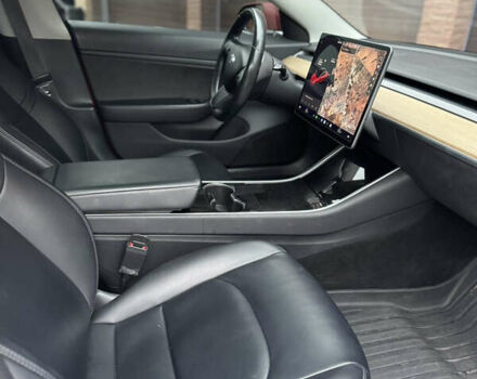 Красный Тесла Модель 3, объемом двигателя 0 л и пробегом 125 тыс. км за 17999 $, фото 11 на Automoto.ua