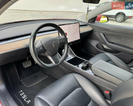 Тесла Модель 3 2019 у Луцьку на Automoto.ua Червоний Тесла Модель 3, об'ємом двигуна 0 л та пробігом 114 тис. км за 16900 $, фото 37 на Automoto.ua