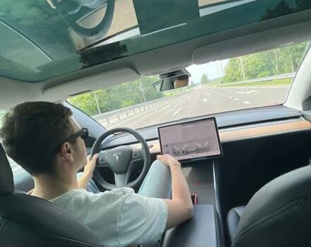 Червоний Тесла Модель 3, об'ємом двигуна 0 л та пробігом 63 тис. км за 21000 $, фото 4 на Automoto.ua