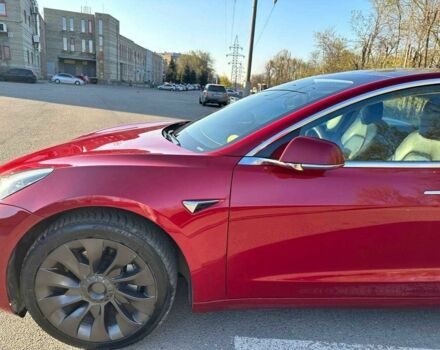 Тесла Модель 3 2019 в Днепре (Днепропетровске) на Automoto.ua Красный Тесла Модель 3, объемом двигателя 0 л и пробегом 112 тыс. км за 17899 $, фото 13 на Automoto.ua