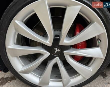 Красный Тесла Модель 3, объемом двигателя 0 л и пробегом 86 тыс. км за 19300 $, фото 8 на Automoto.ua