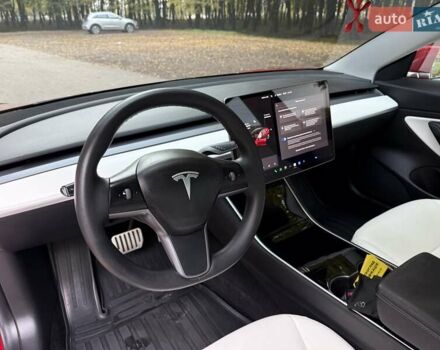 Красный Тесла Модель 3, объемом двигателя 0 л и пробегом 86 тыс. км за 19300 $, фото 9 на Automoto.ua