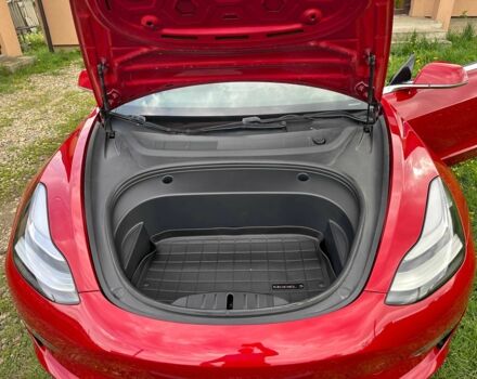 Тесла Модель 3 2019 в Черновцах на Automoto.ua Красный Тесла Модель 3, объемом двигателя 0 л и пробегом 117 тыс. км за 17500 $, фото 20 на Automoto.ua