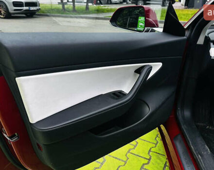 Красный Тесла Модель 3, объемом двигателя 0 л и пробегом 126 тыс. км за 19500 $, фото 5 на Automoto.ua