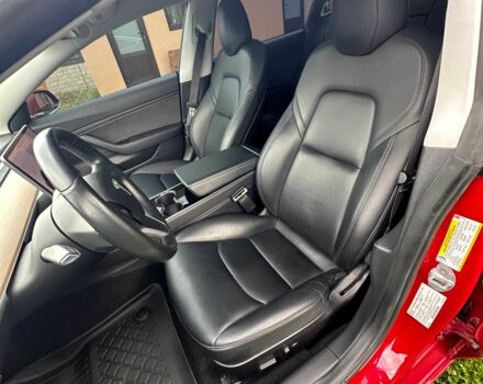 Тесла Модель 3 2019 в Черновцах на Automoto.ua Красный Тесла Модель 3, объемом двигателя 0 л и пробегом 117 тыс. км за 17500 $, фото 14 на Automoto.ua