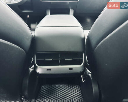 Красный Тесла Модель 3, объемом двигателя 0 л и пробегом 146 тыс. км за 17900 $, фото 19 на Automoto.ua