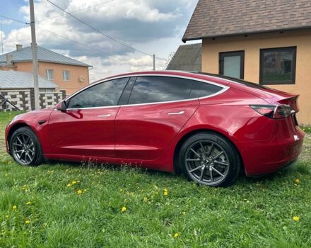 Тесла Модель 3 2019 в Черновцах на Automoto.ua Красный Тесла Модель 3, объемом двигателя 0 л и пробегом 117 тыс. км за 17500 $, фото 5 на Automoto.ua