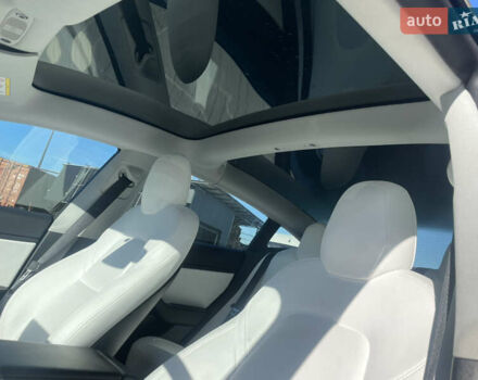 Тесла Модель 3 2019 в Тернополе на Automoto.ua Красный Тесла Модель 3, объемом двигателя 0 л и пробегом 110 тыс. км за 20394 $, фото 15 на Automoto.ua