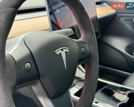 Красный Тесла Модель 3, объемом двигателя 0 л и пробегом 139 тыс. км за 13900 $, фото 11 на Automoto.ua