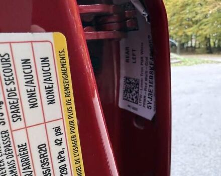 Красный Тесла Модель 3, объемом двигателя 0 л и пробегом 86 тыс. км за 19300 $, фото 12 на Automoto.ua