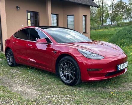 Тесла Модель 3 2019 в Черновцах на Automoto.ua Красный Тесла Модель 3, объемом двигателя 0 л и пробегом 117 тыс. км за 17500 $, фото 1 на Automoto.ua