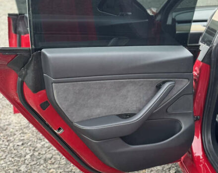 Красный Тесла Модель 3, объемом двигателя 0 л и пробегом 120 тыс. км за 18500 $, фото 16 на Automoto.ua