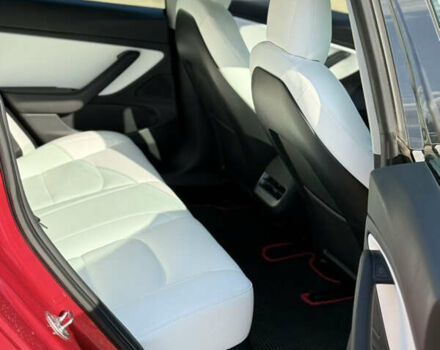 Красный Тесла Модель 3, объемом двигателя 0 л и пробегом 97 тыс. км за 19999 $, фото 11 на Automoto.ua