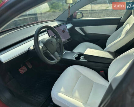 Красный Тесла Модель 3, объемом двигателя 0 л и пробегом 102 тыс. км за 18750 $, фото 17 на Automoto.ua