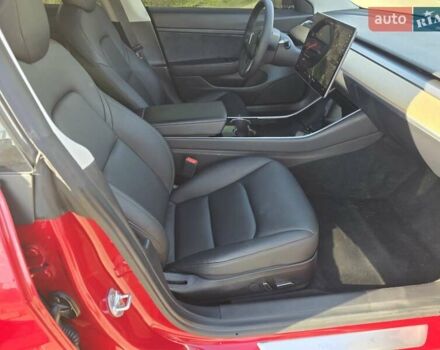 Красный Тесла Модель 3, объемом двигателя 0 л и пробегом 100 тыс. км за 17500 $, фото 14 на Automoto.ua