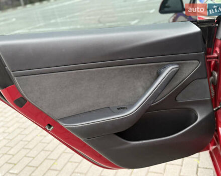 Красный Тесла Модель 3, объемом двигателя 0 л и пробегом 85 тыс. км за 22999 $, фото 20 на Automoto.ua