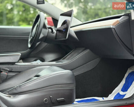 Красный Тесла Модель 3, объемом двигателя 0 л и пробегом 85 тыс. км за 22999 $, фото 24 на Automoto.ua