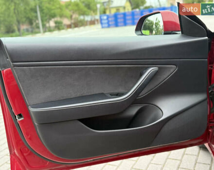 Красный Тесла Модель 3, объемом двигателя 0 л и пробегом 85 тыс. км за 22999 $, фото 25 на Automoto.ua